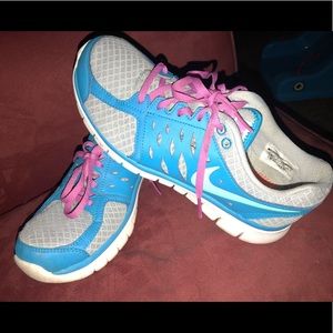 Womens Nike Size 7.5